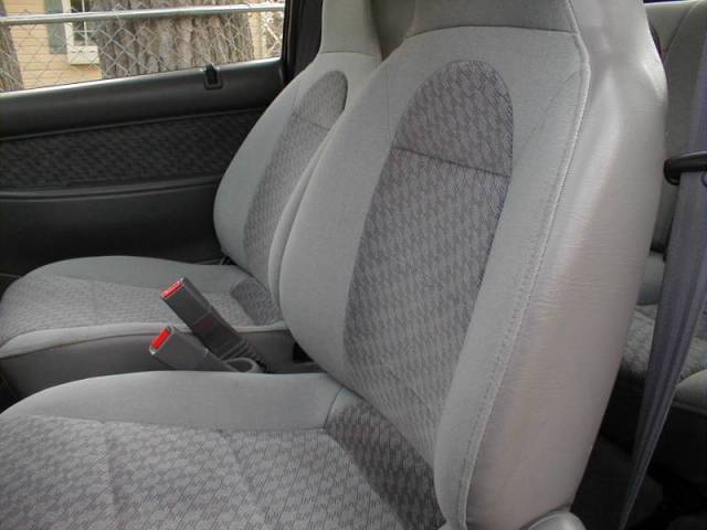 2004 Chevrolet Cavalier Base Trim - Photo 2